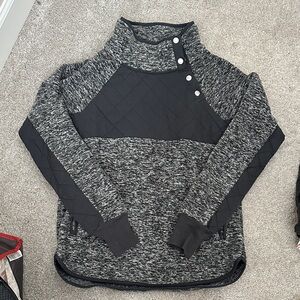 Abercrombie & Fitch- Black and Gray Fleece Sweater- Size M